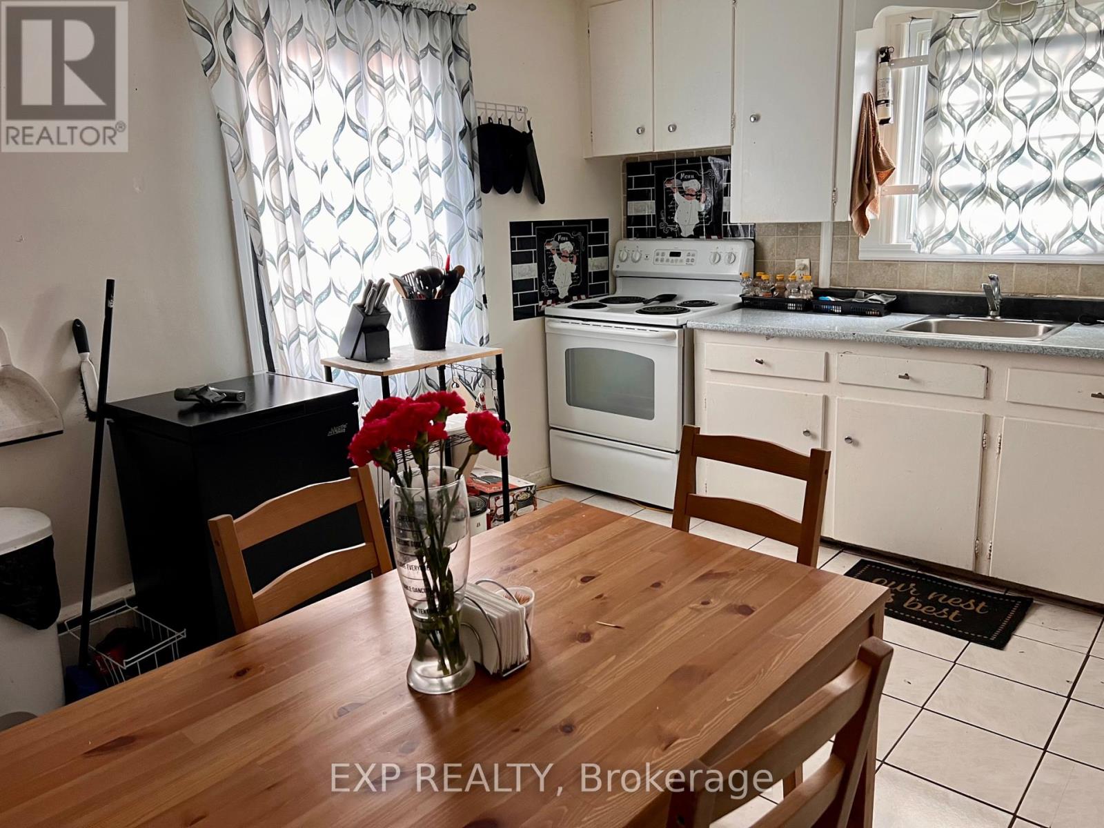 Photo 9 of 269 Ste Anne Street, Ottawa ON