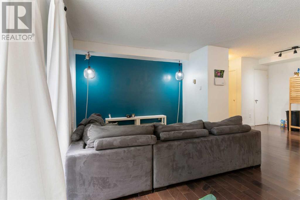 Single Family House for Sale in    Avenue SW Mission Calgary 