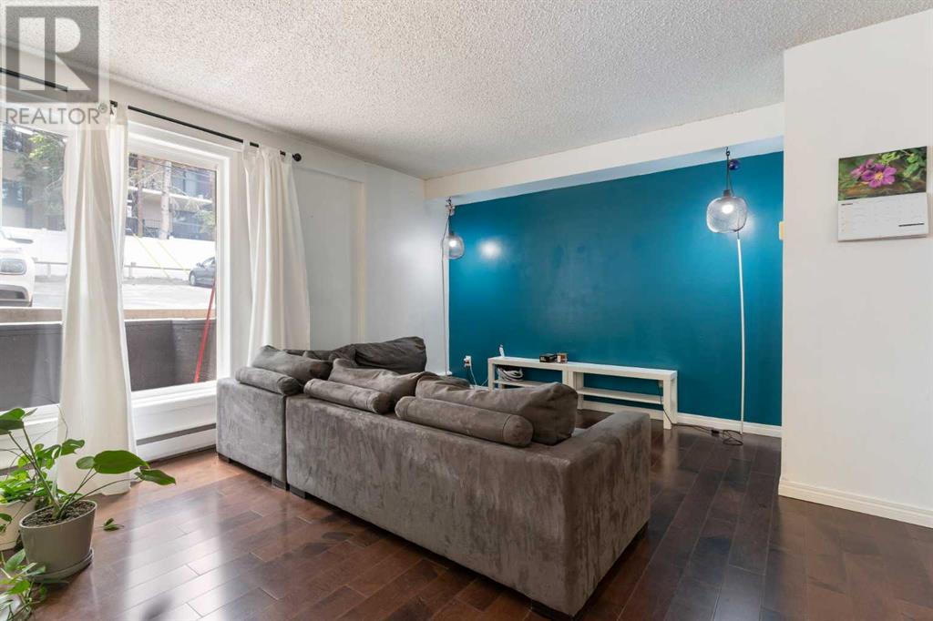 Single Family House for Sale in    Avenue SW Mission Calgary 