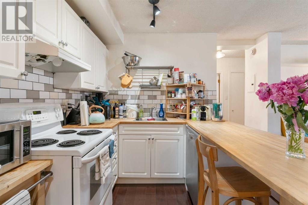 Single Family House for Sale in    Avenue SW Mission Calgary 