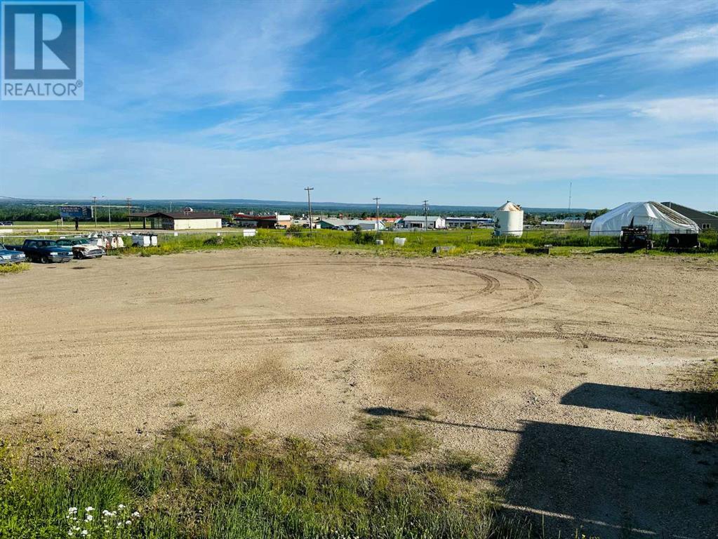Photo 2 of 4212 40 Avenue, Valleyview AB