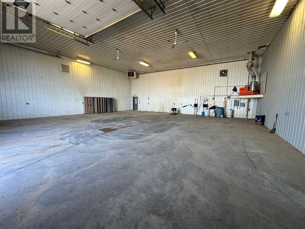 Photo 9 of 4212 40 Avenue, Valleyview AB