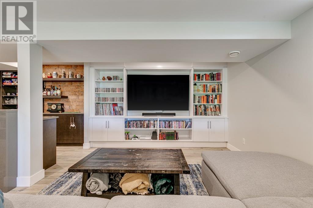Single Family House for Sale in  Strathcona Bay SW Strathcona Park Calgary 