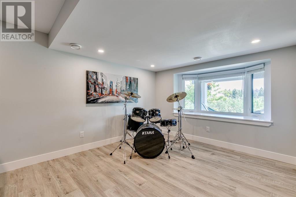 Single Family House for Sale in  Strathcona Bay SW Strathcona Park Calgary 