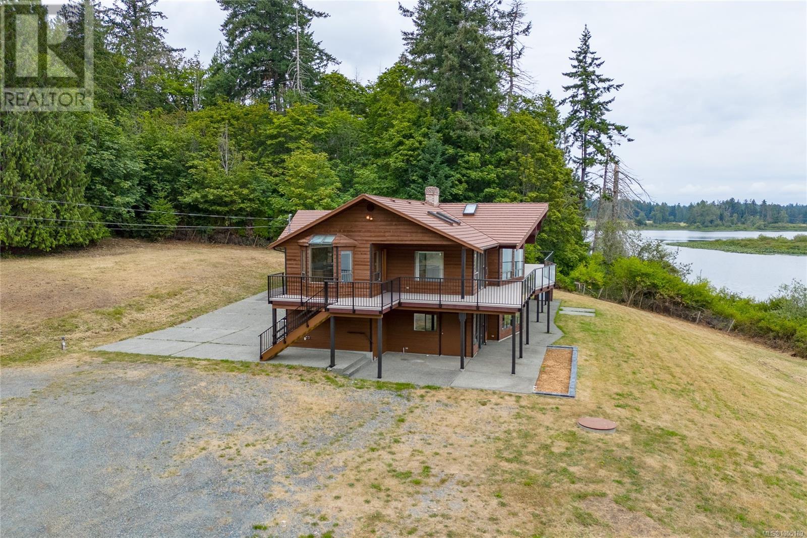 Photo 2 of 13289 Prospect Dr, Ladysmith BC