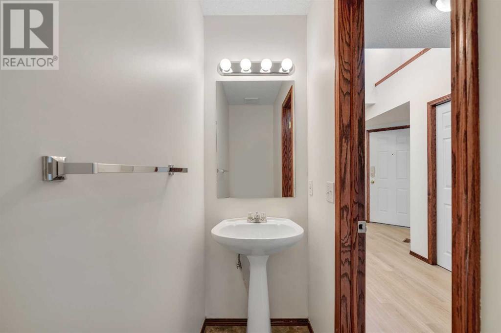 Single Family House for Sale in  Tuscany Way NW Tuscany Calgary 