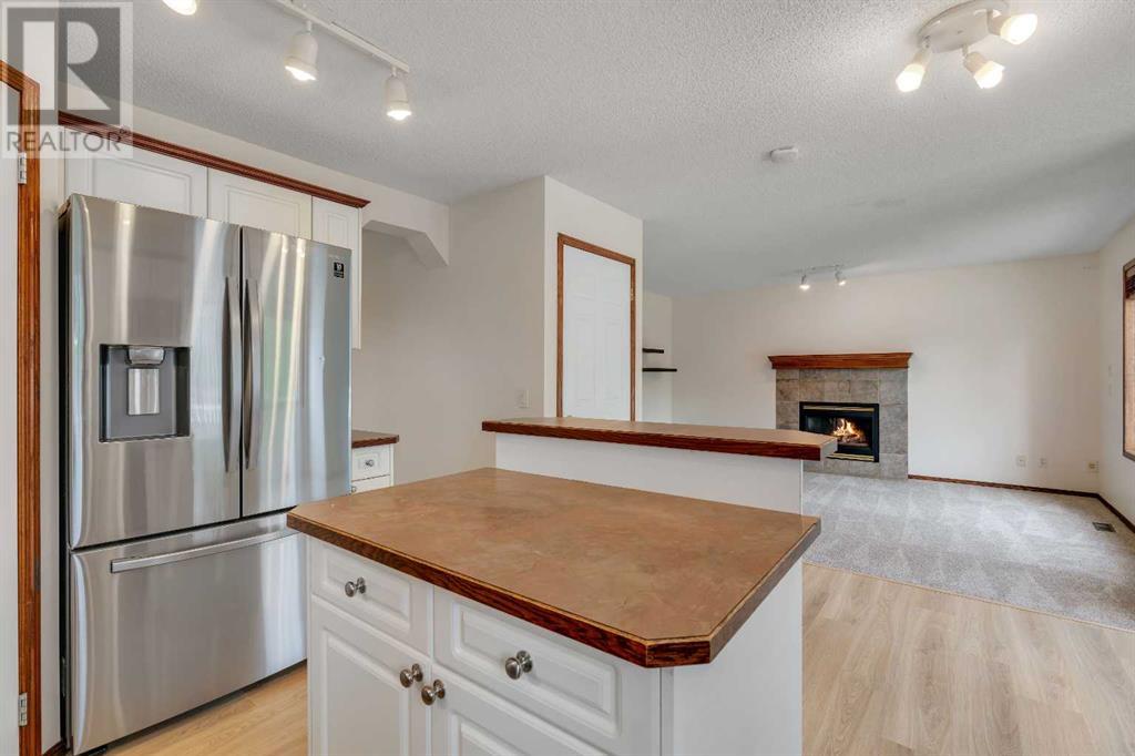 Single Family House for Sale in  Tuscany Way NW Tuscany Calgary 