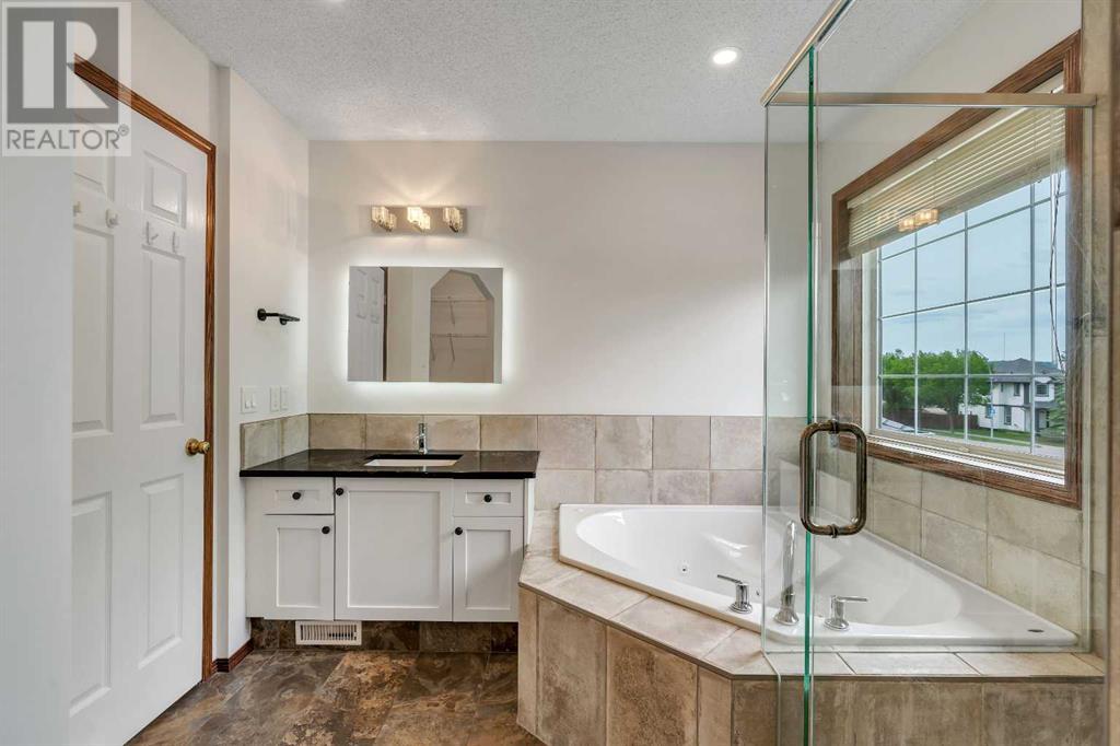 Single Family House for Sale in  Tuscany Way NW Tuscany Calgary 