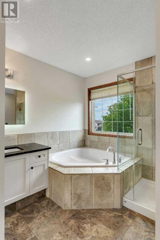 Single Family House for Sale in  Tuscany Way NW Tuscany Calgary 