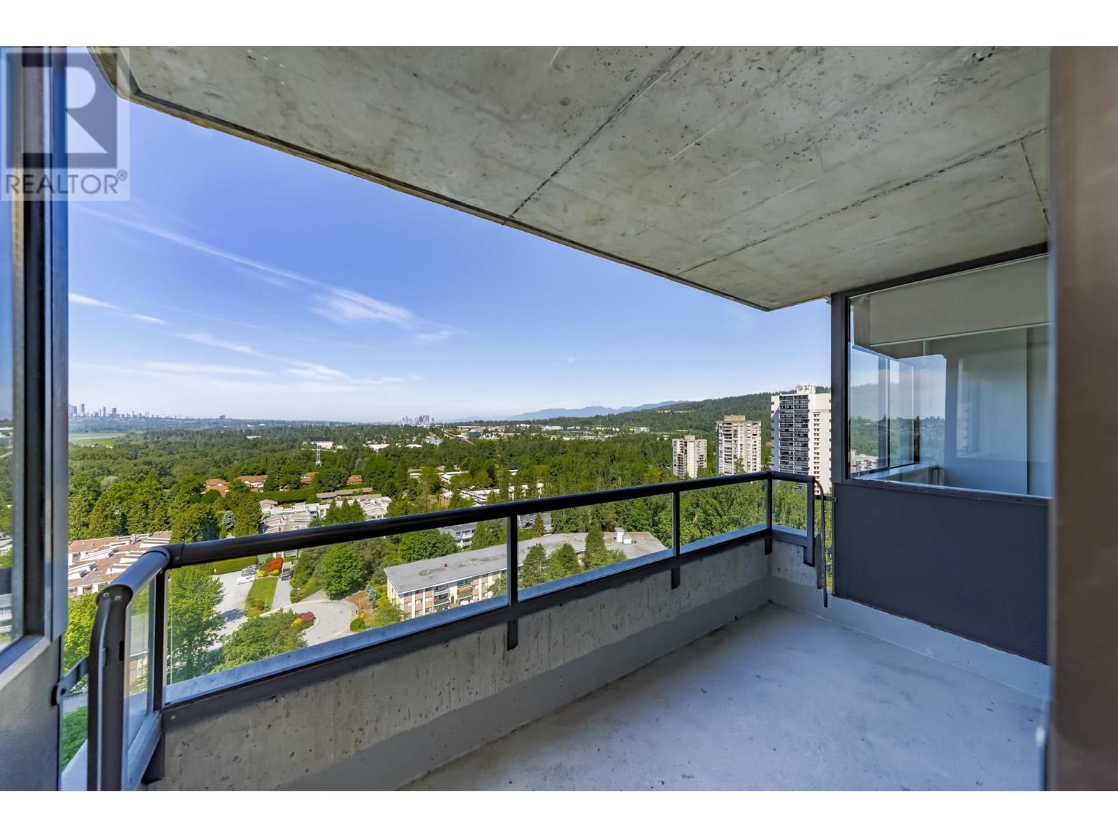 Photo 3 of 2205 3970 Carrigan Court, Burnaby BC