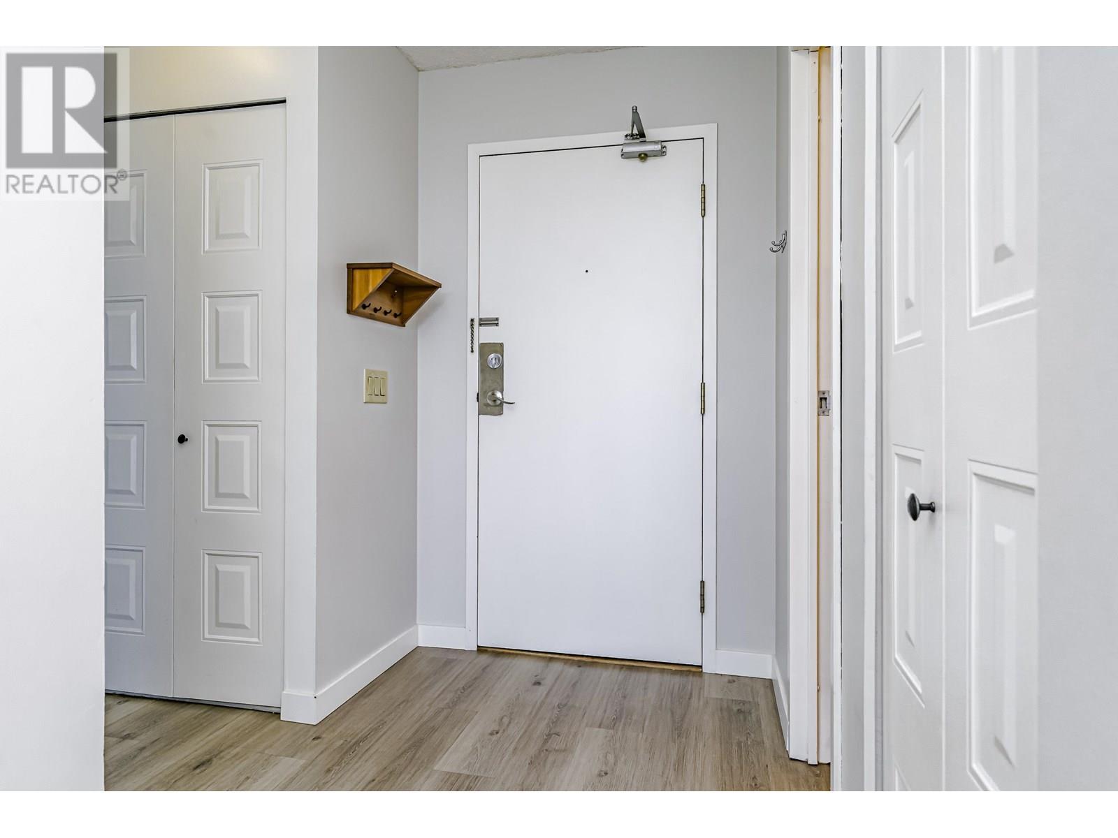 Photo 8 of 2205 3970 Carrigan Court, Burnaby BC