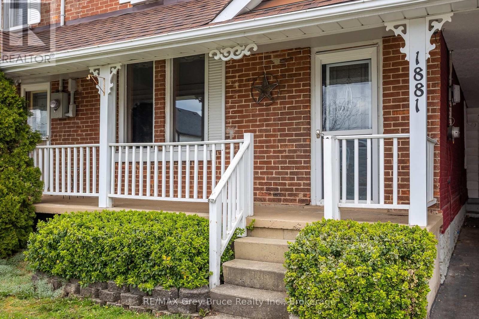 Photo 2 of 1881 6th Avenue E, Owen Sound ON