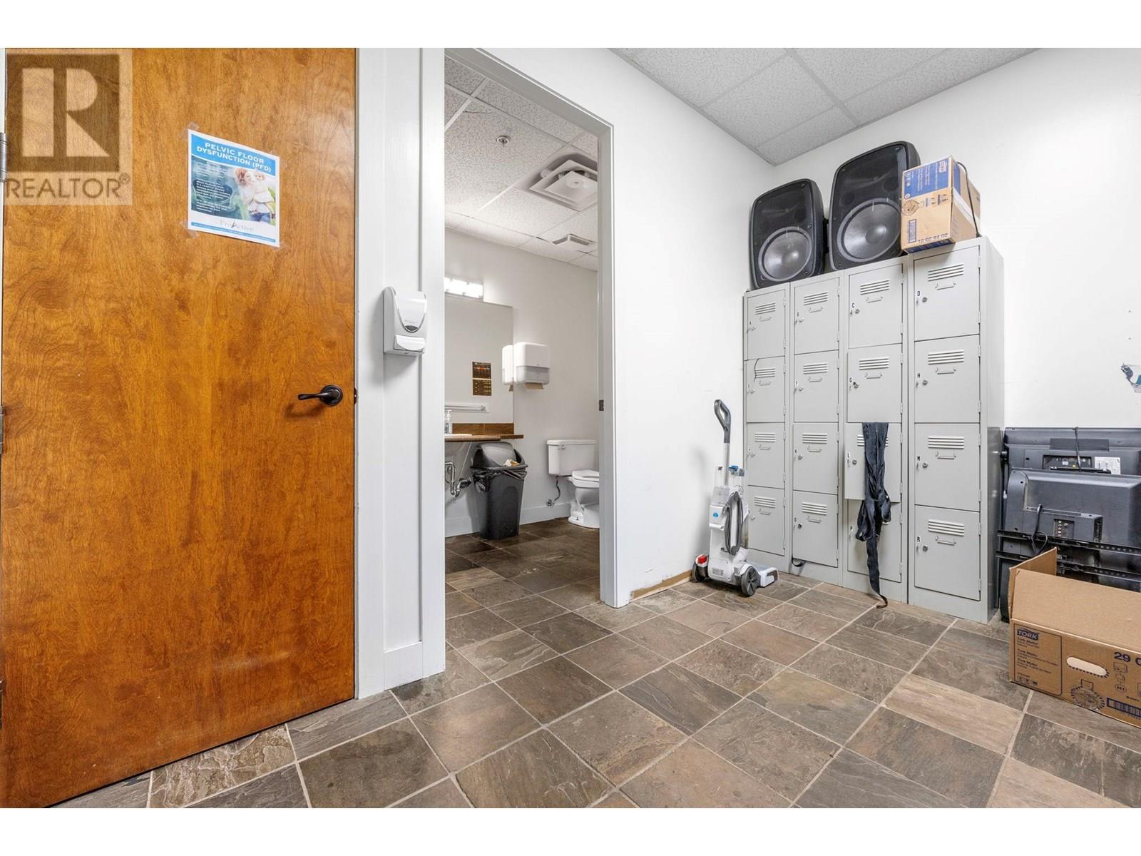 100 2476 Westlake Road, West Kelowna