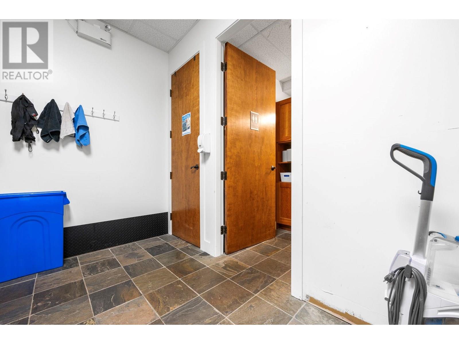 100 2476 Westlake Road, West Kelowna