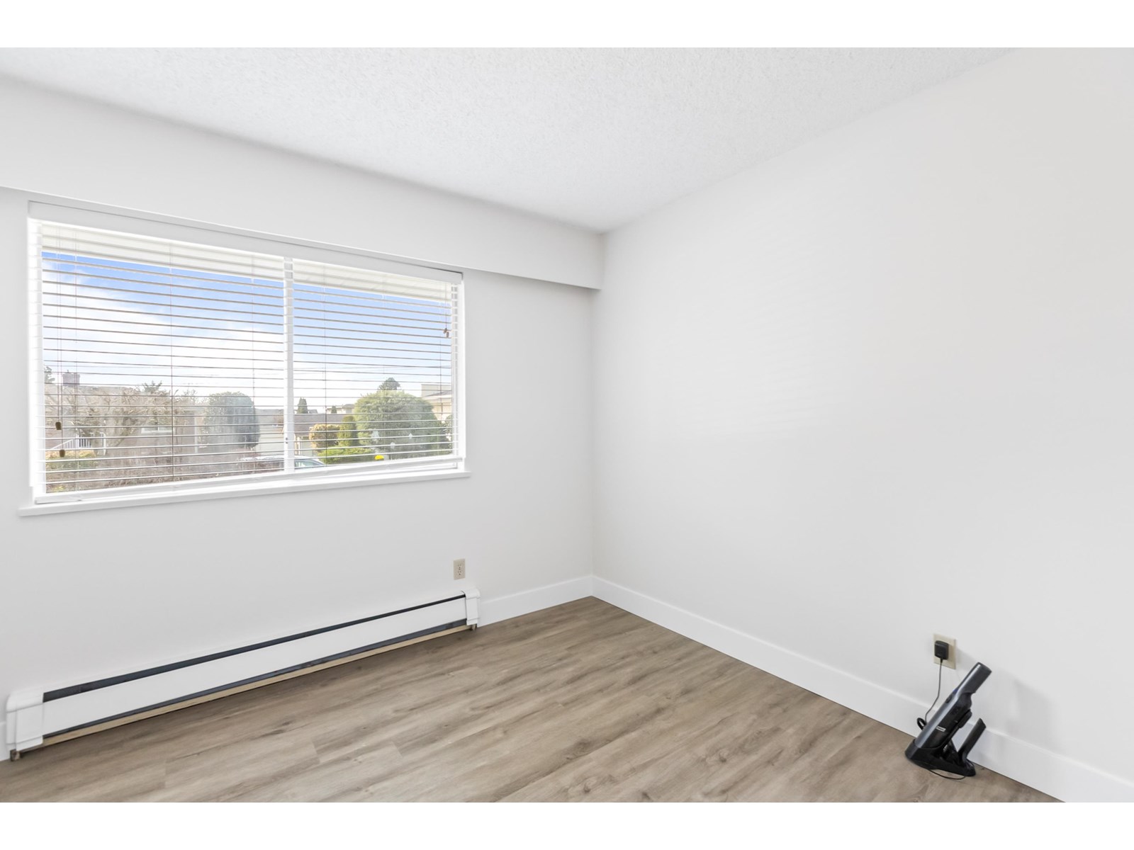 Photo 18 of 15365 Pacific Avenue, White Rock BC