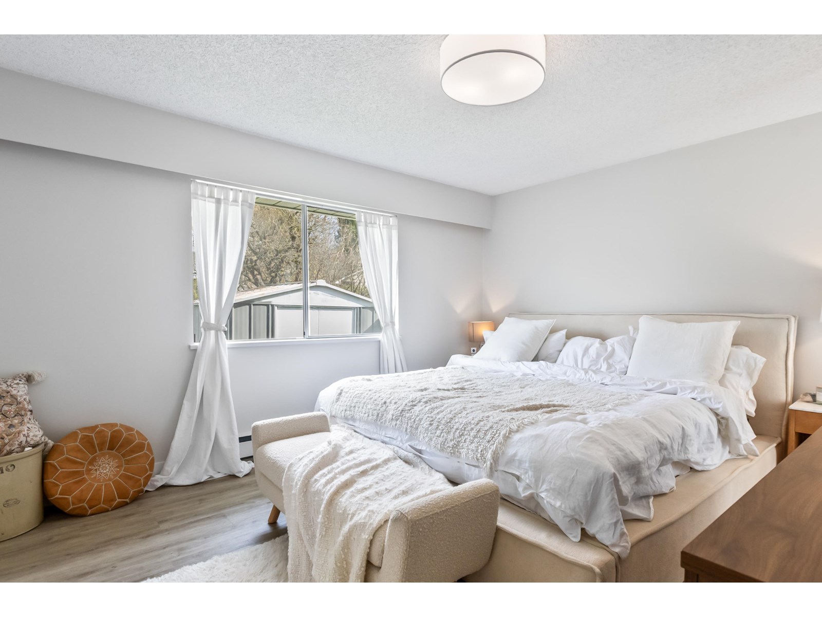 Photo 15 of 15365 Pacific Avenue, White Rock BC