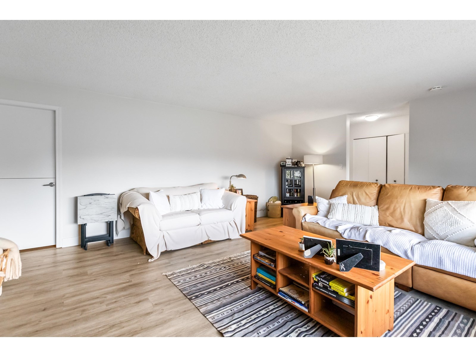 Photo 8 of 15365 Pacific Avenue, White Rock BC