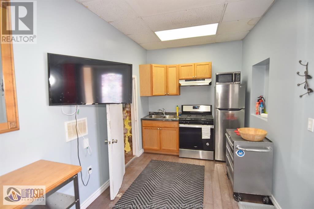 Photo 7 of 1453 55 Wyandotte Street East, Windsor ON