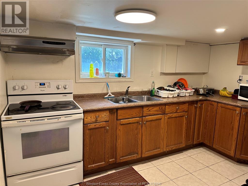 Photo 12 of 961 Campbell, Windsor ON