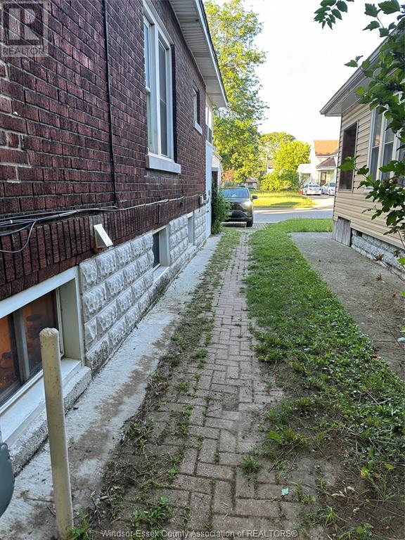 Photo 21 of 961 Campbell, Windsor ON