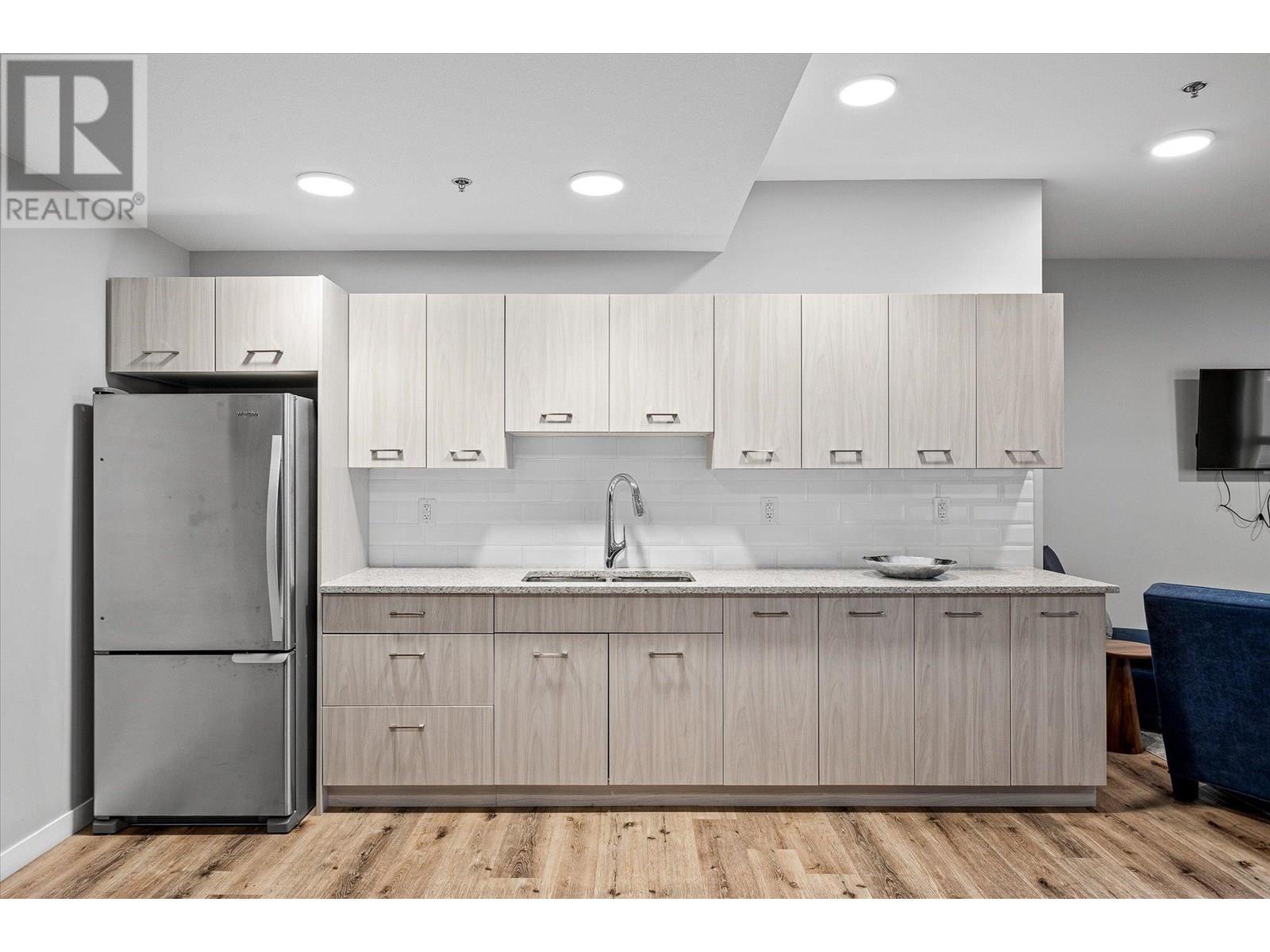 313 722 Valley Road, Kelowna