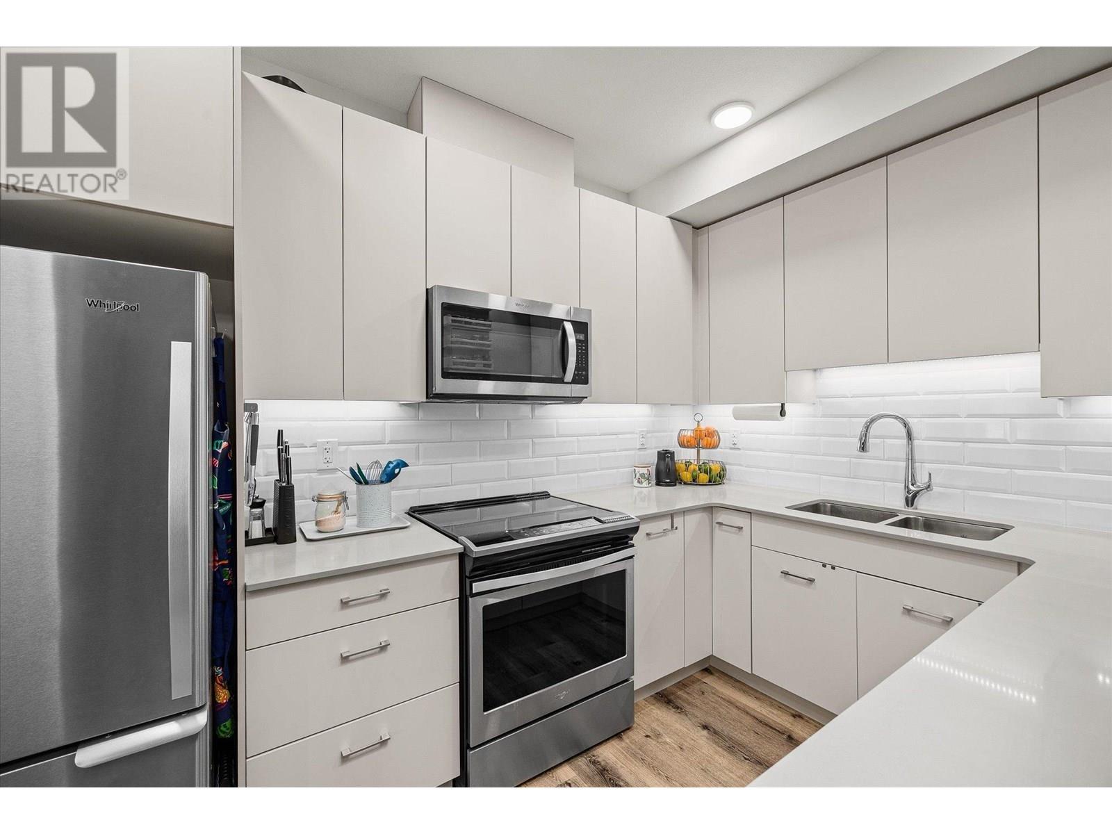 313 722 Valley Road, Kelowna