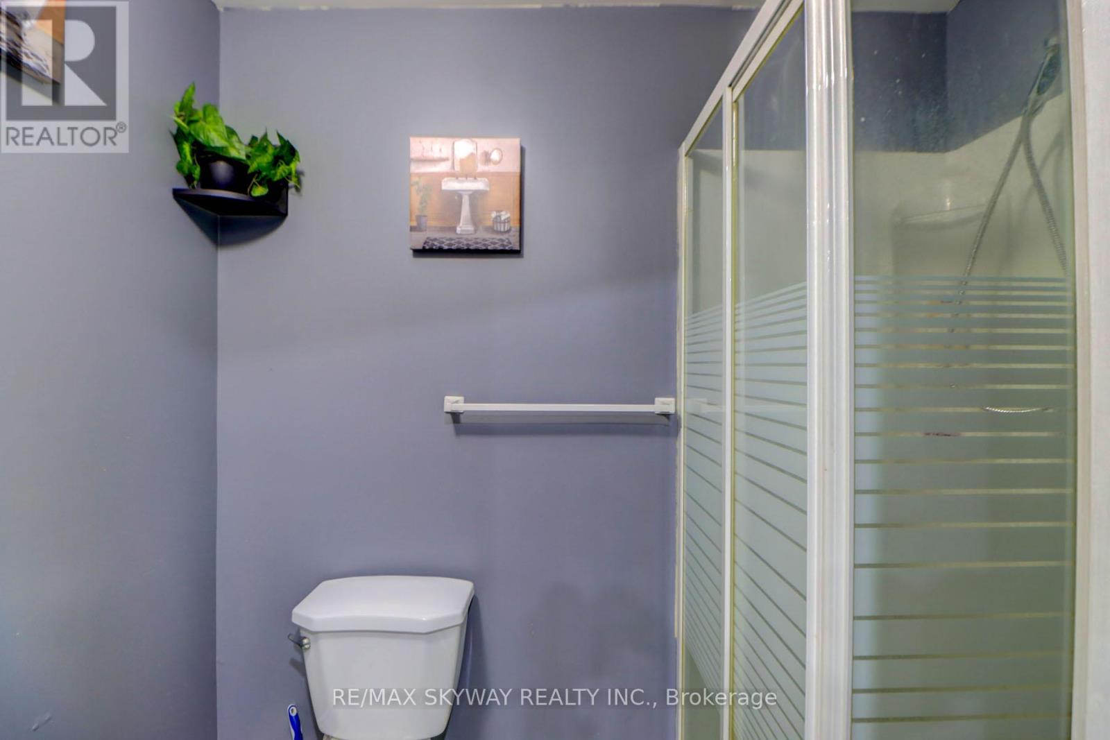 Photo 2 of 282 B Brock Street W, Uxbridge ON