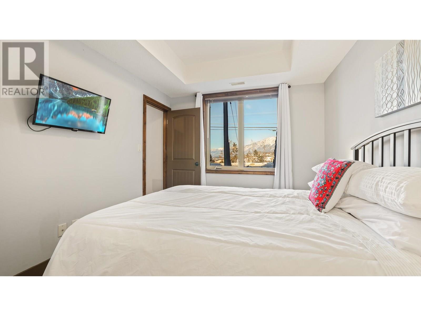 Photo 12 of 7495 Columbia Avenue Unit 1104, Radium Hot Springs BC