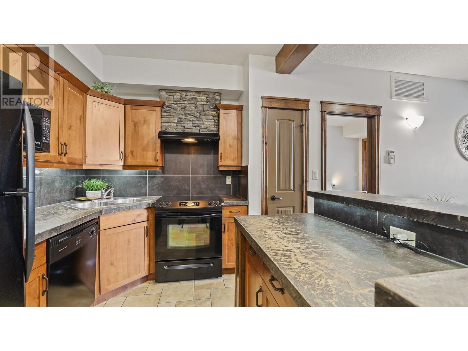 Photo 8 of 7495 Columbia Avenue Unit 1104, Radium Hot Springs BC
