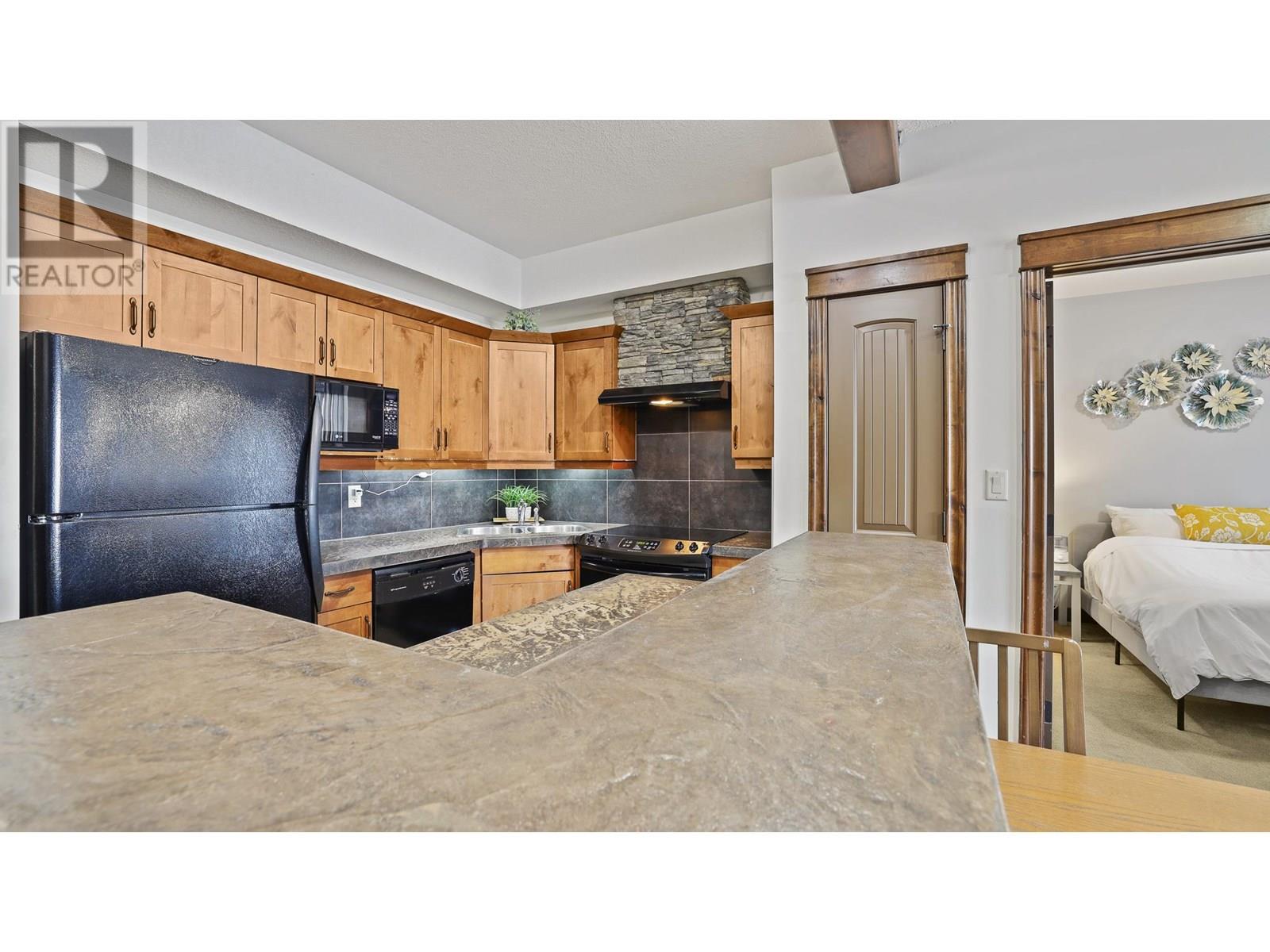 Photo 7 of 7495 Columbia Avenue Unit 1104, Radium Hot Springs BC