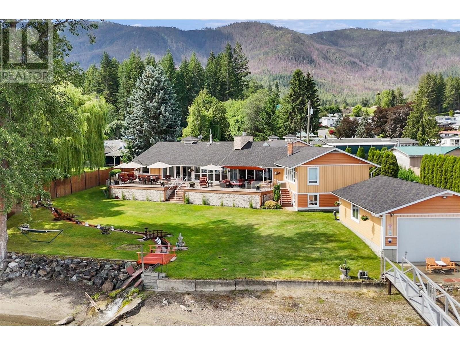 Photo 63 of 957 Garroway Road, Sorrento BC
