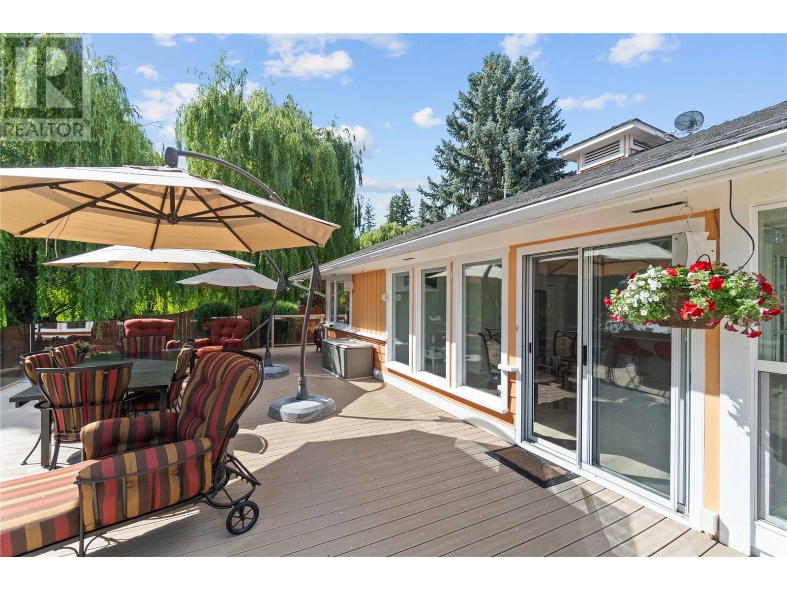 Photo 39 of 957 Garroway Road, Sorrento BC