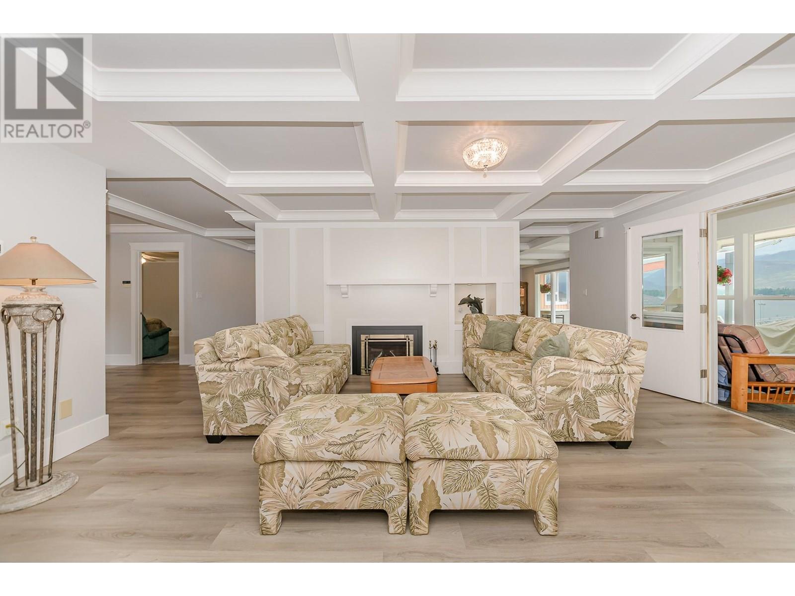 Photo 15 of 957 Garroway Road, Sorrento BC
