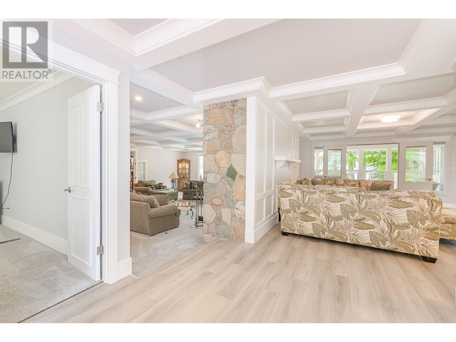 Photo 26 of 957 Garroway Road, Sorrento BC