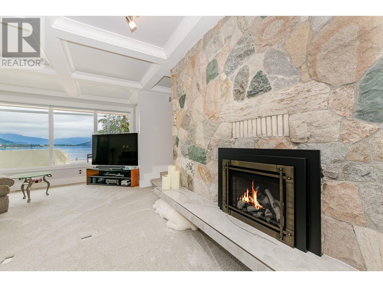 Photo 5 of 957 Garroway Road, Sorrento BC