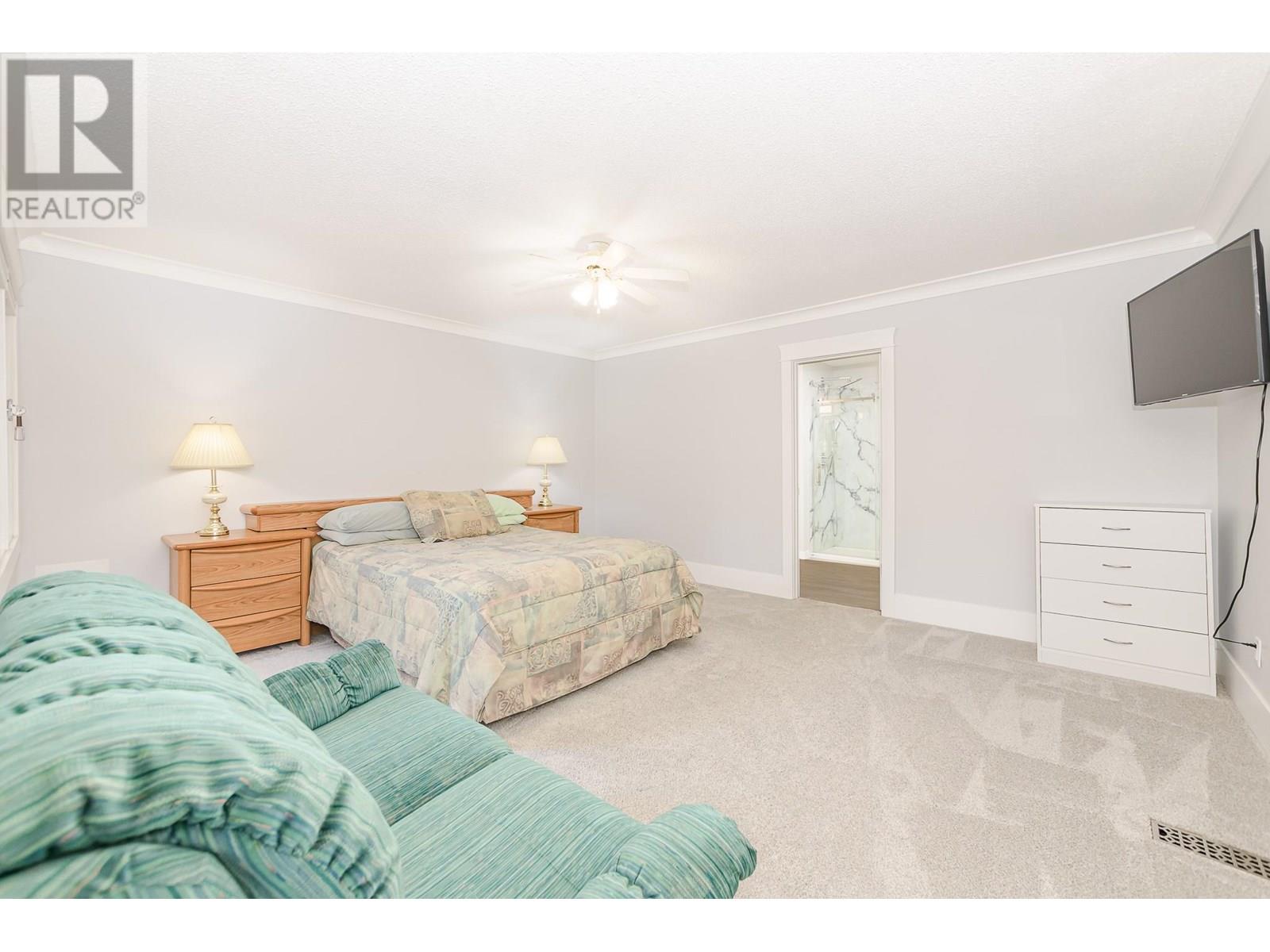 Photo 18 of 957 Garroway Road, Sorrento BC
