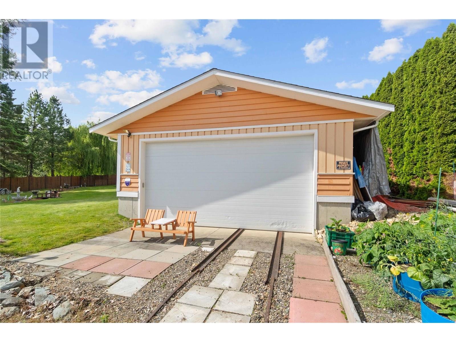 Photo 59 of 957 Garroway Road, Sorrento BC