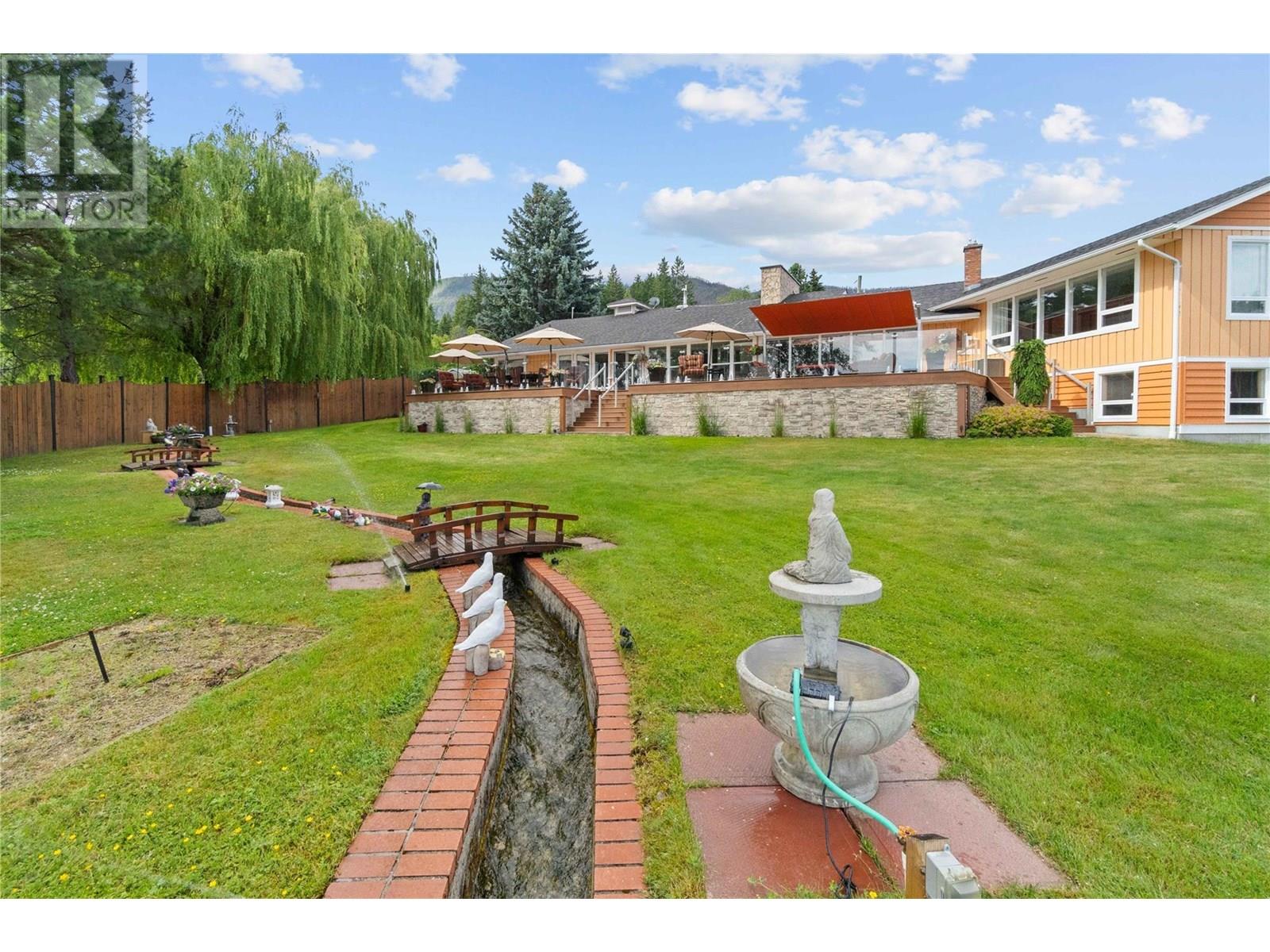 Photo 29 of 957 Garroway Road, Sorrento BC