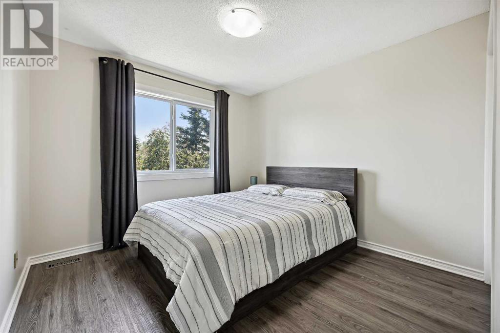 Single Family House for Sale in  Scenic Hill Close NW Scenic Acres Calgary 