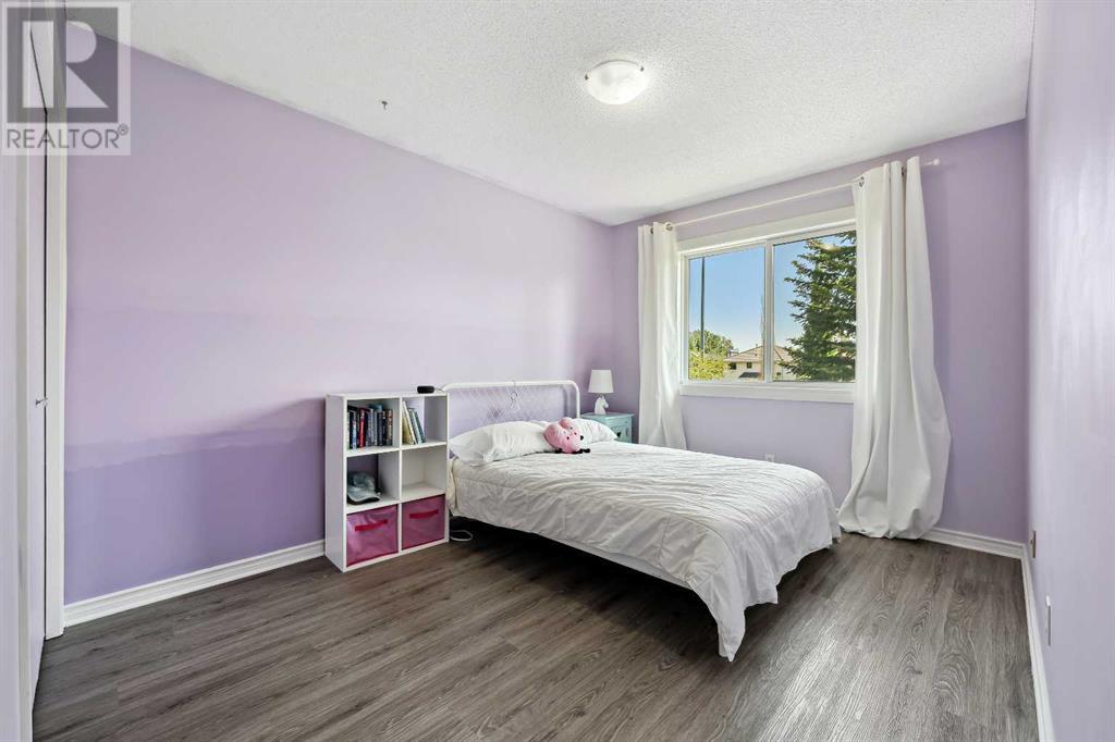 Single Family House for Sale in  Scenic Hill Close NW Scenic Acres Calgary 
