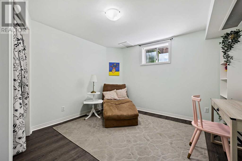 Single Family House for Sale in  Scenic Hill Close NW Scenic Acres Calgary 