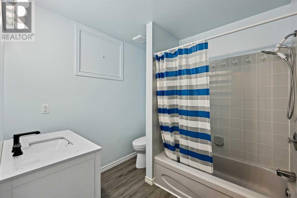 Single Family House for Sale in  Scenic Hill Close NW Scenic Acres Calgary 