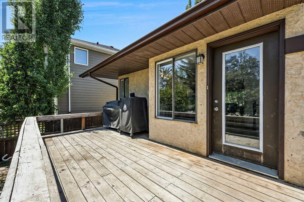 Single Family House for Sale in  Scenic Hill Close NW Scenic Acres Calgary 