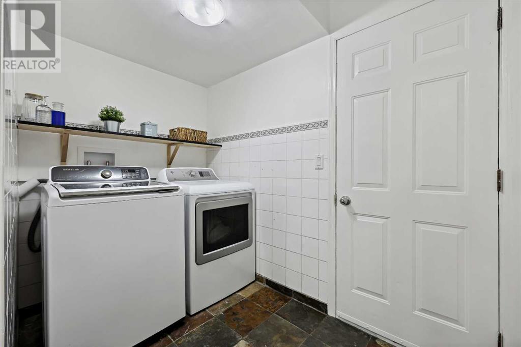 Single Family House for Sale in  Scenic Hill Close NW Scenic Acres Calgary 