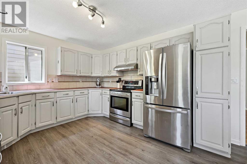Single Family House for Sale in  Scenic Hill Close NW Scenic Acres Calgary 