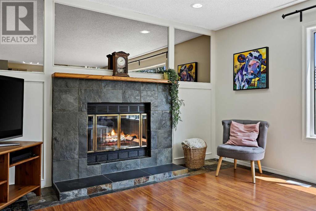 Single Family House for Sale in  Scenic Hill Close NW Scenic Acres Calgary 