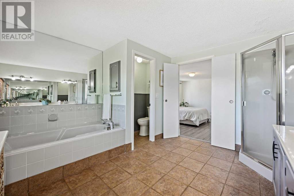 Single Family House for Sale in  Scenic Hill Close NW Scenic Acres Calgary 