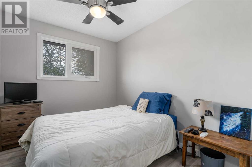 Single Family House Bi-level for Sale in  Bermuda Way NW Beddington Heights Calgary 