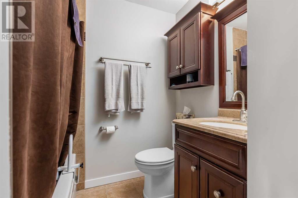 Single Family House Bi-level for Sale in  Bermuda Way NW Beddington Heights Calgary 