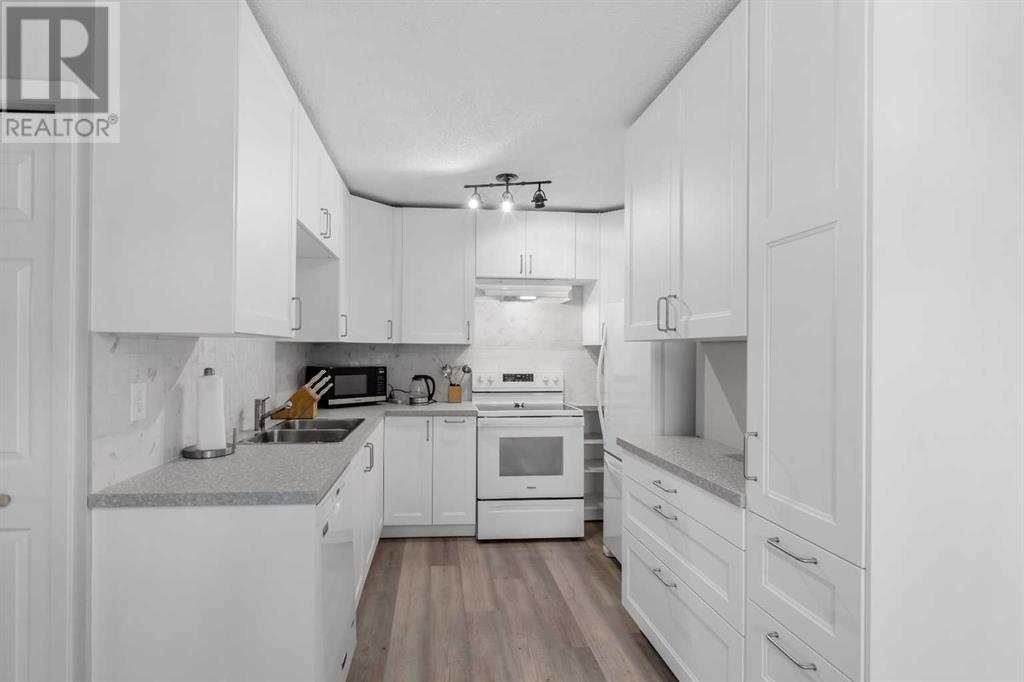 Single Family House Bi-level for Sale in  Bermuda Way NW Beddington Heights Calgary 